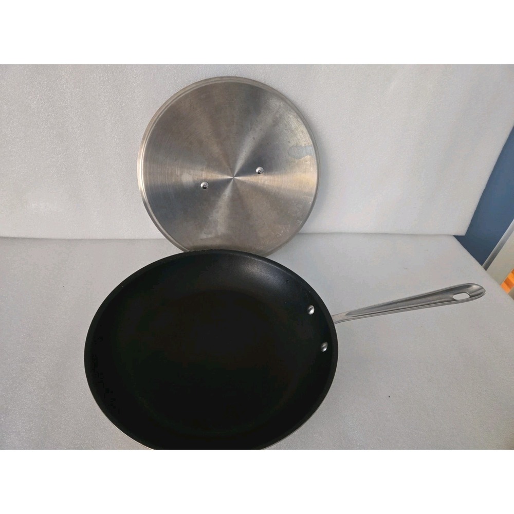 All-Clad D5‎ polished 5-Ply Nonstick 12 inch Fry Pan With Cover